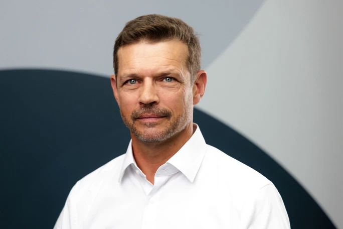 Sebastian Paus, expert and sales representative for protective coatings