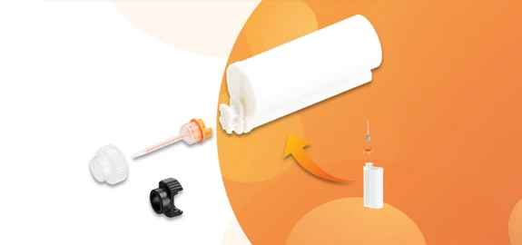 Komponenten eines zweiteiligen Klebstoffkartuschensystems, einschließlich statischem Mischer, Kappe und Sicherungsring, mit einer Montagezeichnung.